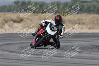 media/Oct-13-2025-Moto Forza (Mon) [[a66d839500]]/3-B Group/Session 3 (Turn 16)/